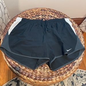 Nike women’s running shorts